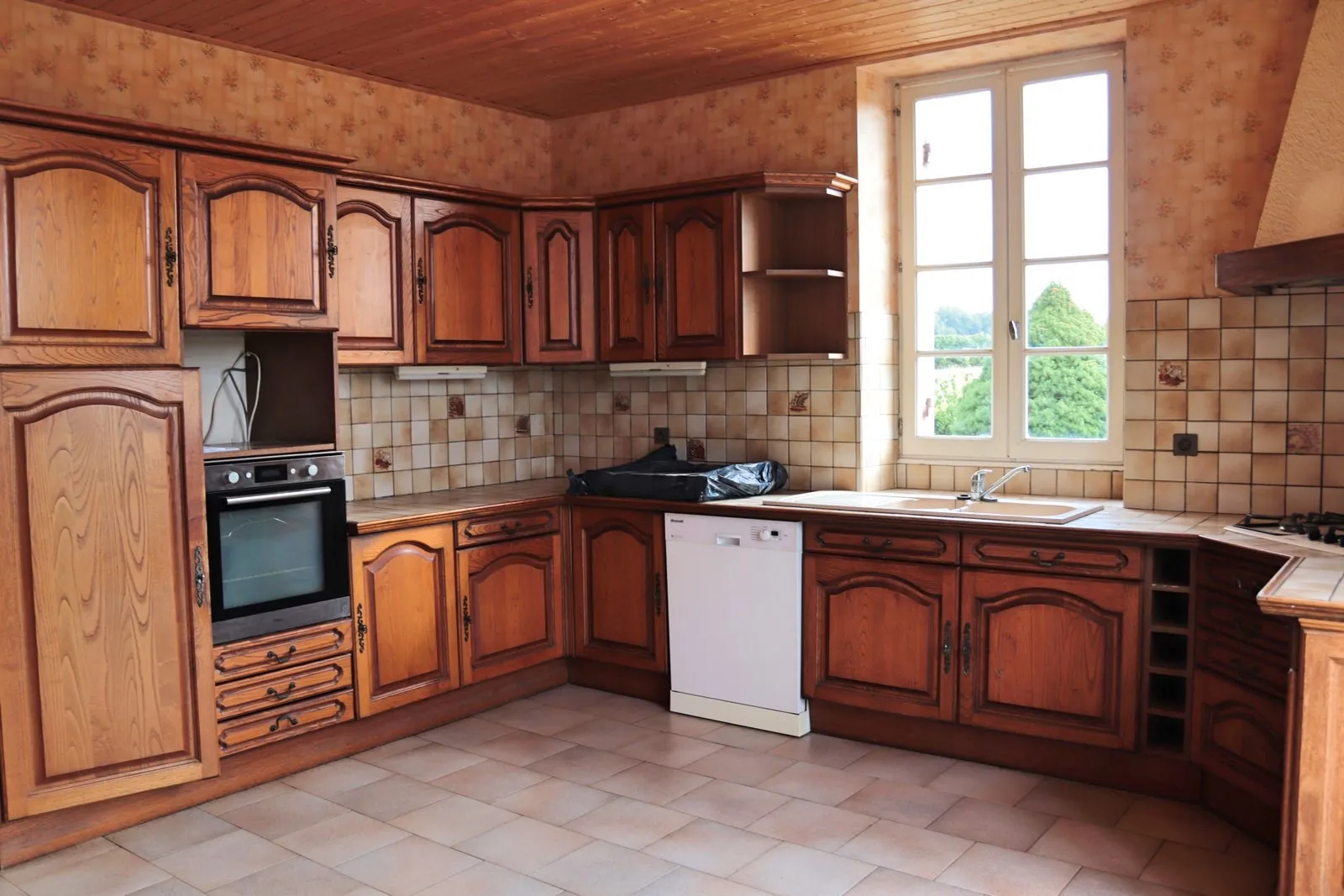 Ancienne ferme viticole à Caplong avec dépendances et terrain de 6095 m² 