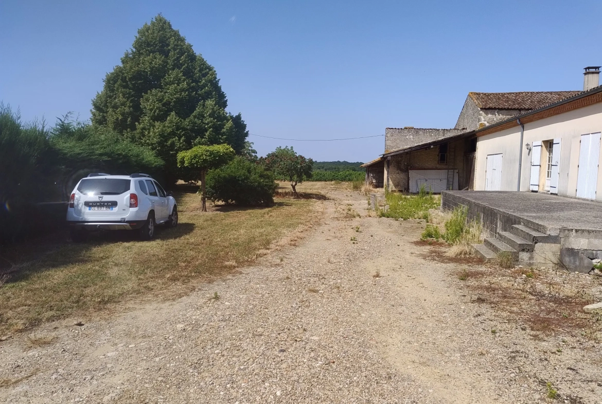 Ancienne ferme viticole à Caplong avec dépendances et terrain de 6095 m² 