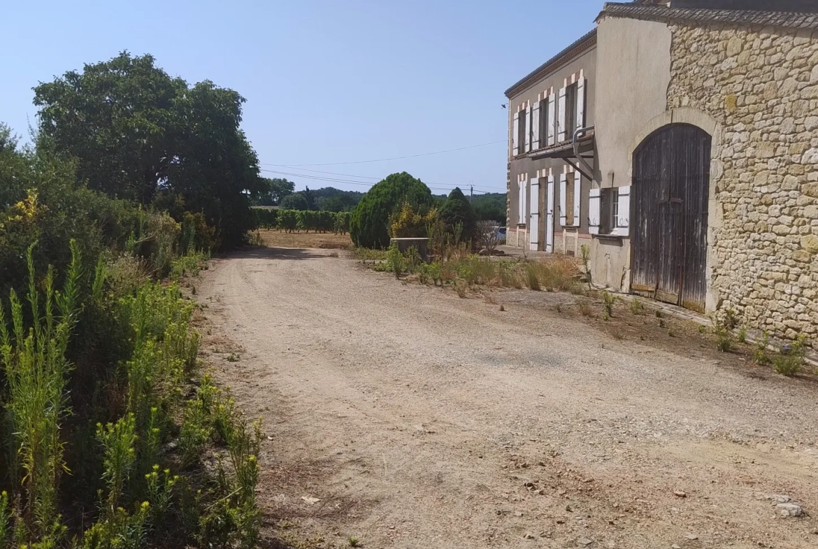 Ancienne ferme viticole à Caplong avec dépendances et terrain de 6095 m² 