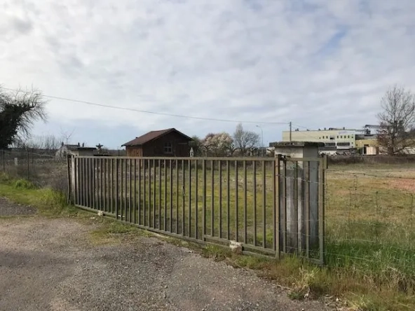 Terrain constructible à Decize - Vente ou Location idéale pour projet résidentiel