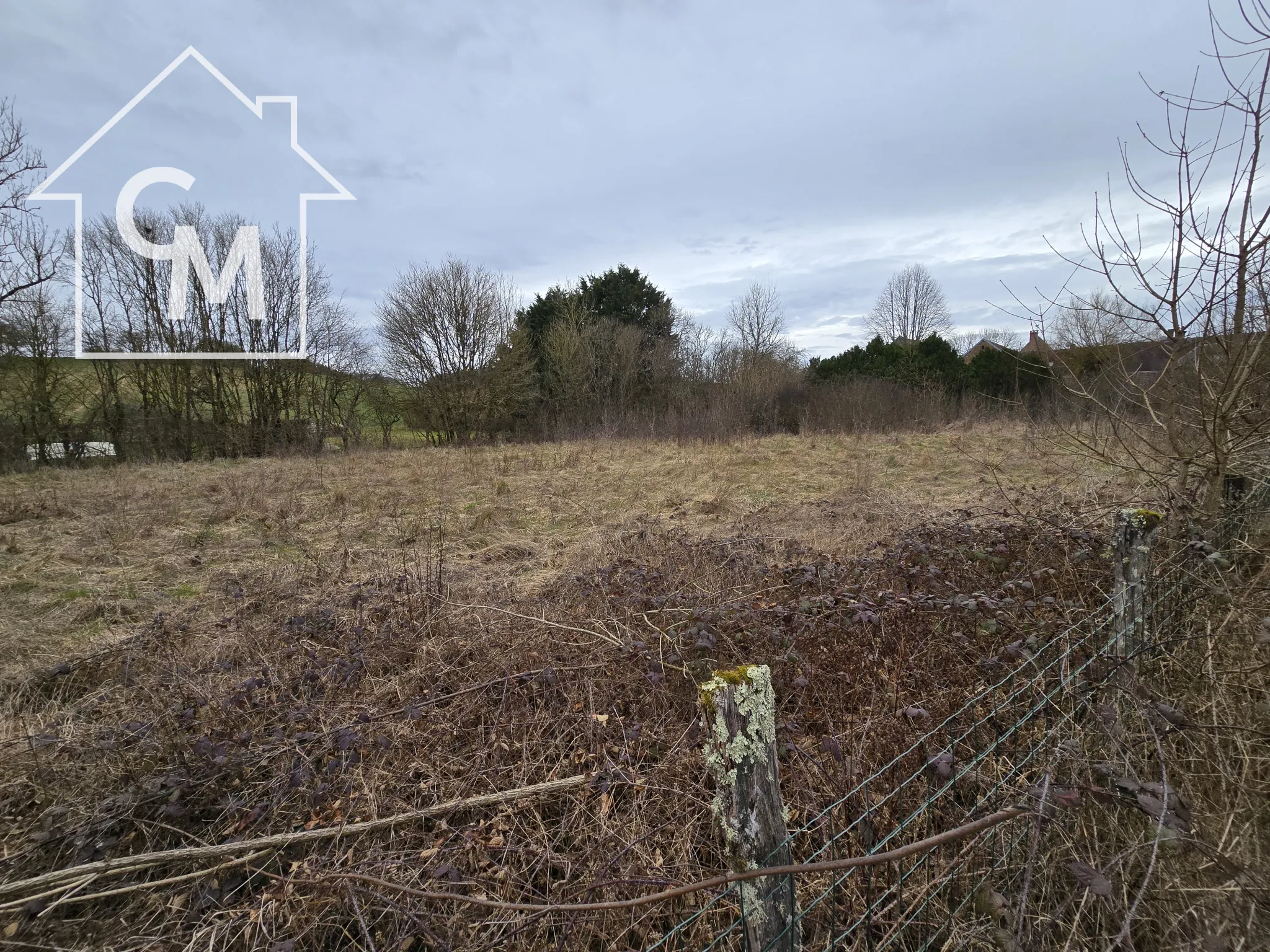 Maison avec dépendances et jardin à vendre à Fournaudin 
