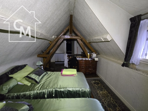 Maison avec dépendances et jardin à vendre à Fournaudin 
