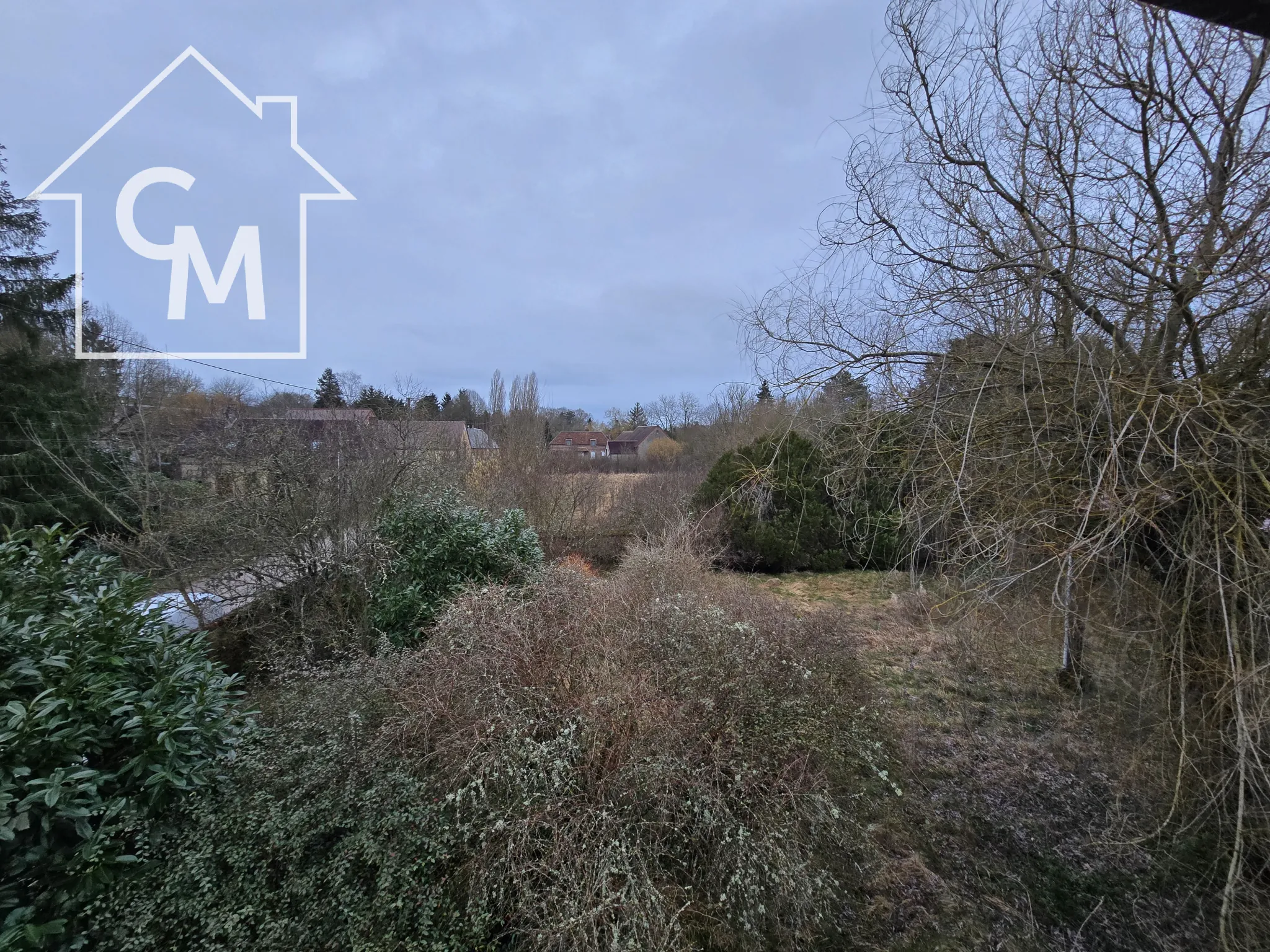Maison avec dépendances et jardin à vendre à Fournaudin 