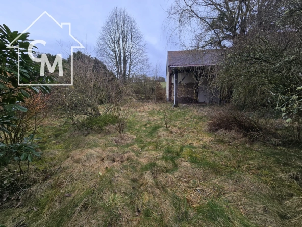Maison avec dépendances et jardin à vendre à Fournaudin 