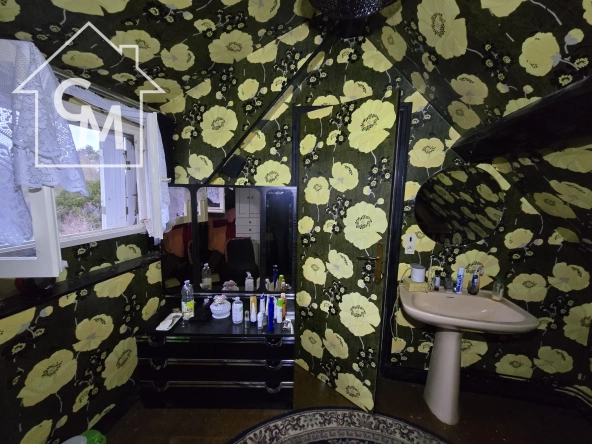Maison avec dépendances et jardin à vendre à Fournaudin 