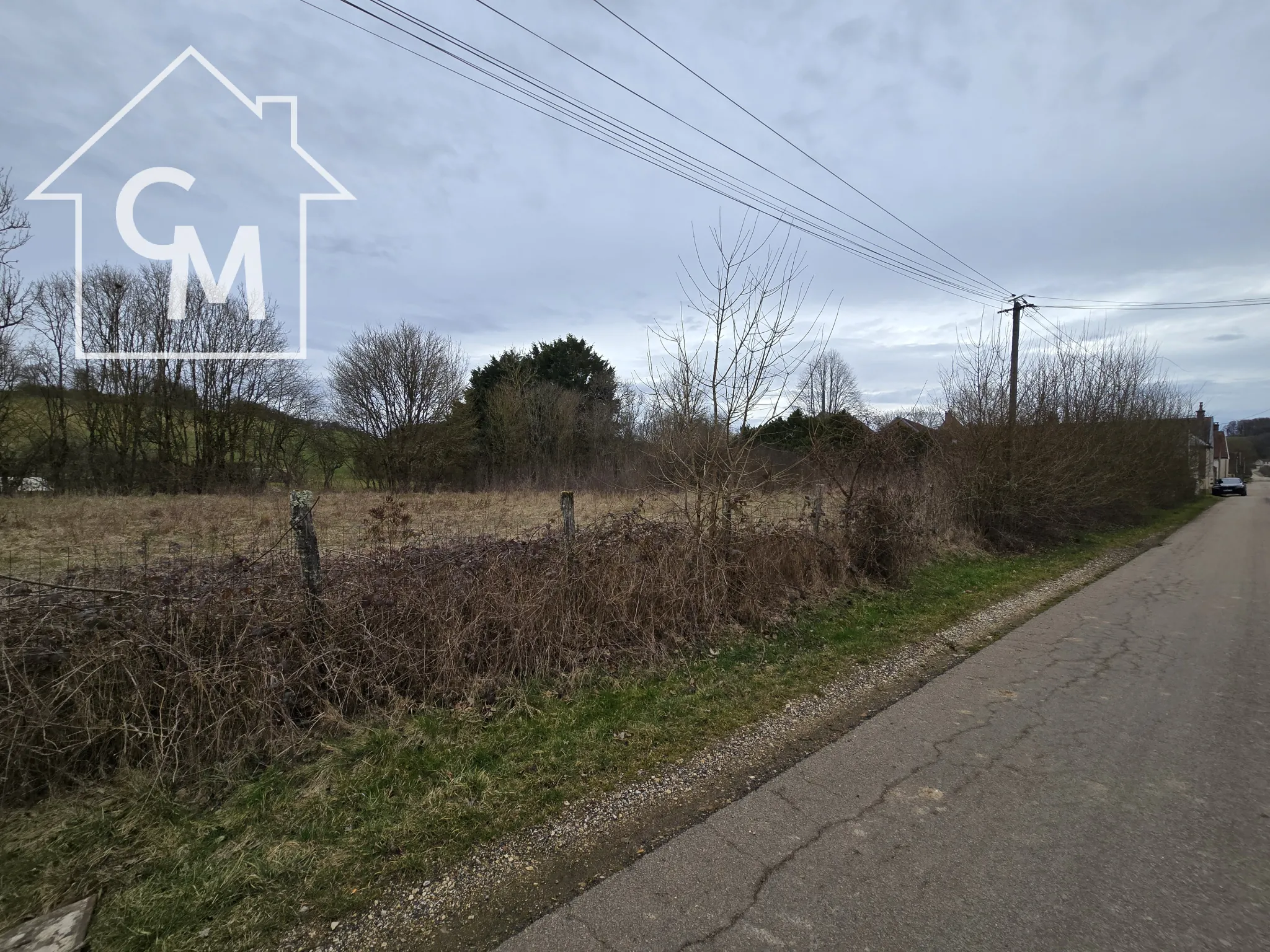 Maison avec dépendances et jardin à vendre à Fournaudin 