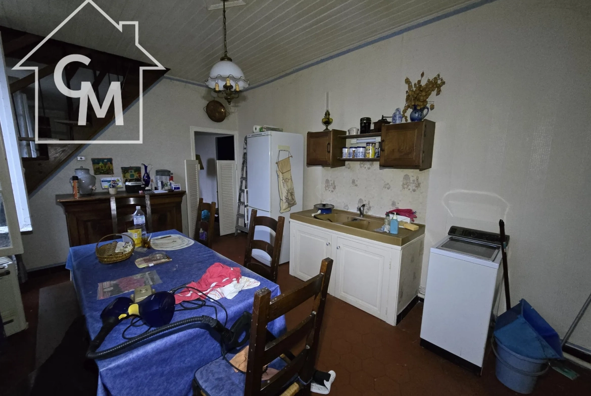 Maison avec dépendances et jardin à vendre à Fournaudin 