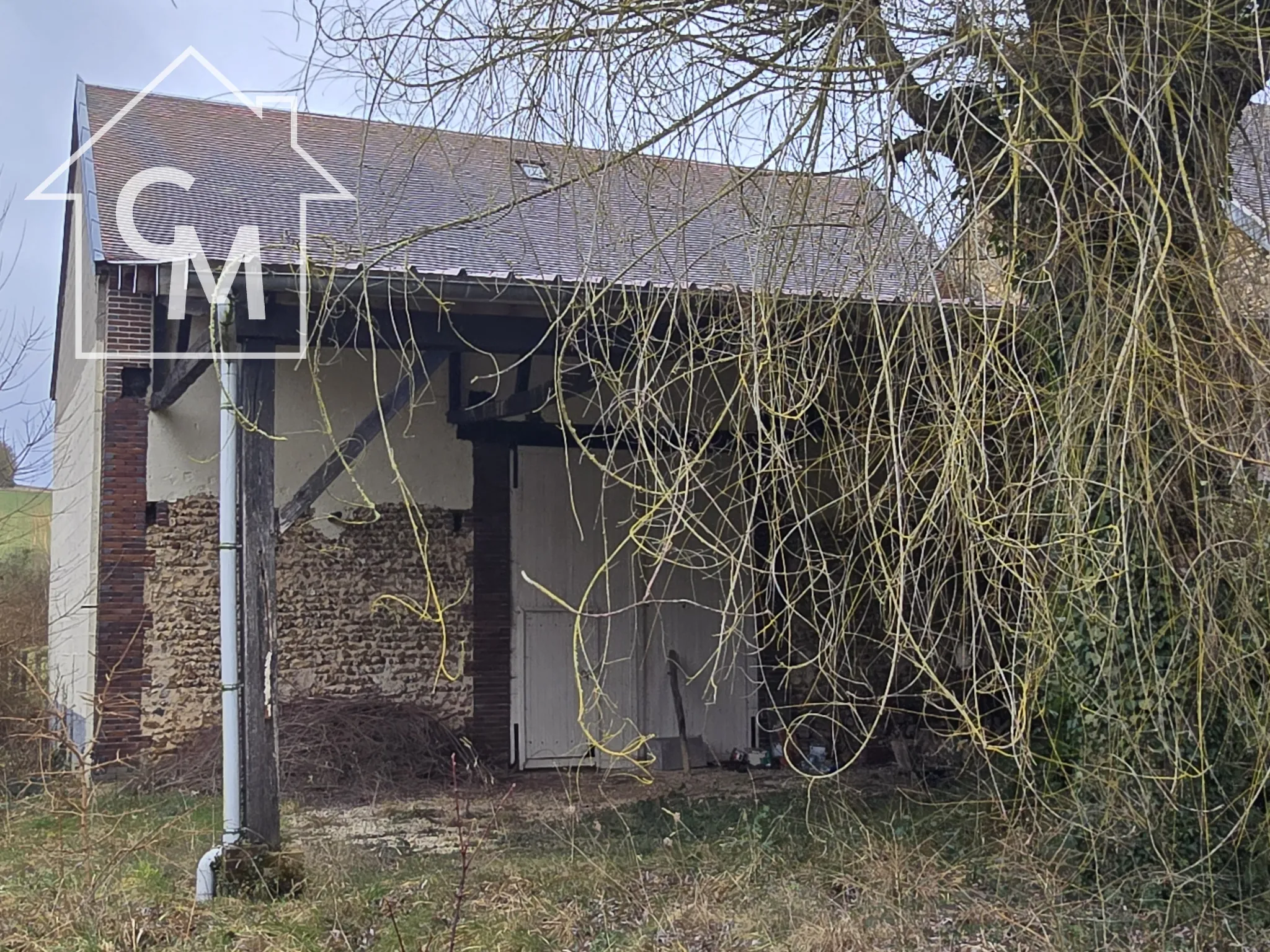 Maison avec dépendances et jardin à vendre à Fournaudin 