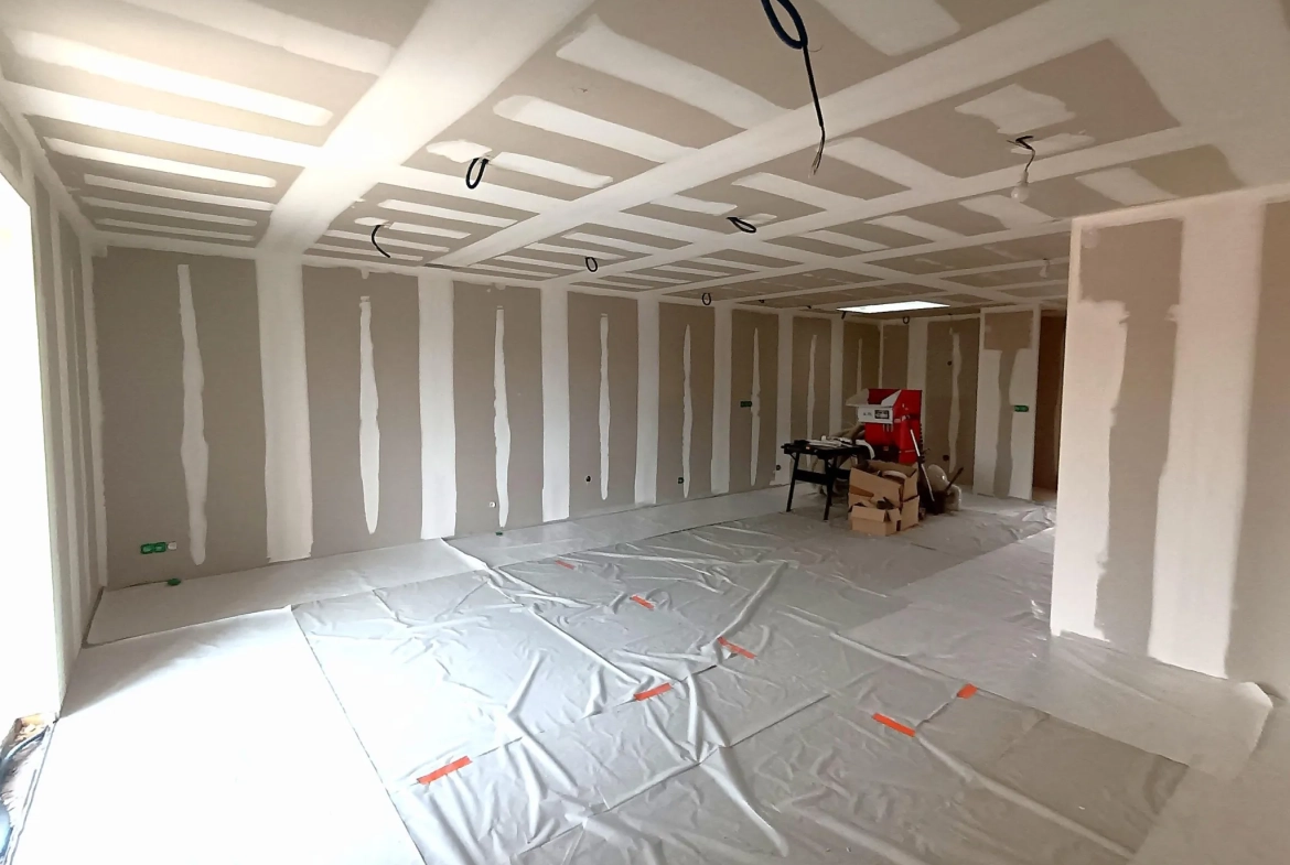 Appartement 5 pièces rénové avec terrasse à Crêches-sur-Saône 