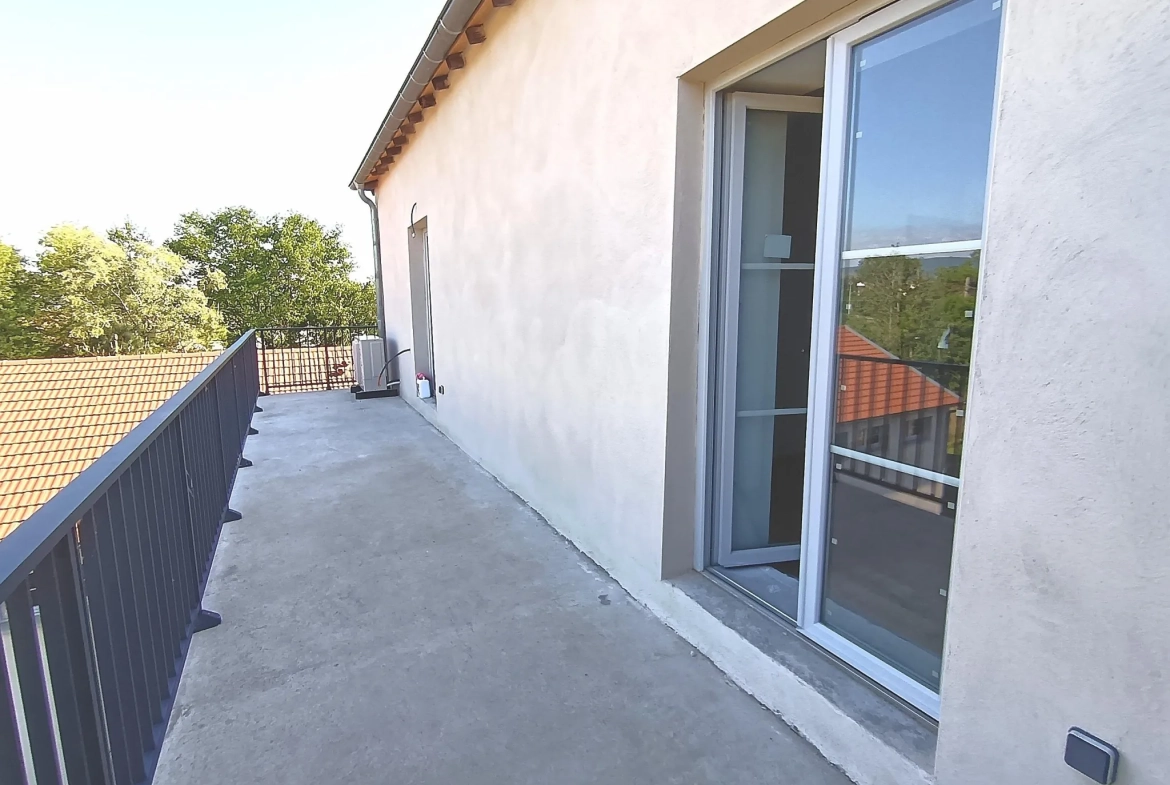 Appartement 5 pièces rénové avec terrasse à Crêches-sur-Saône 