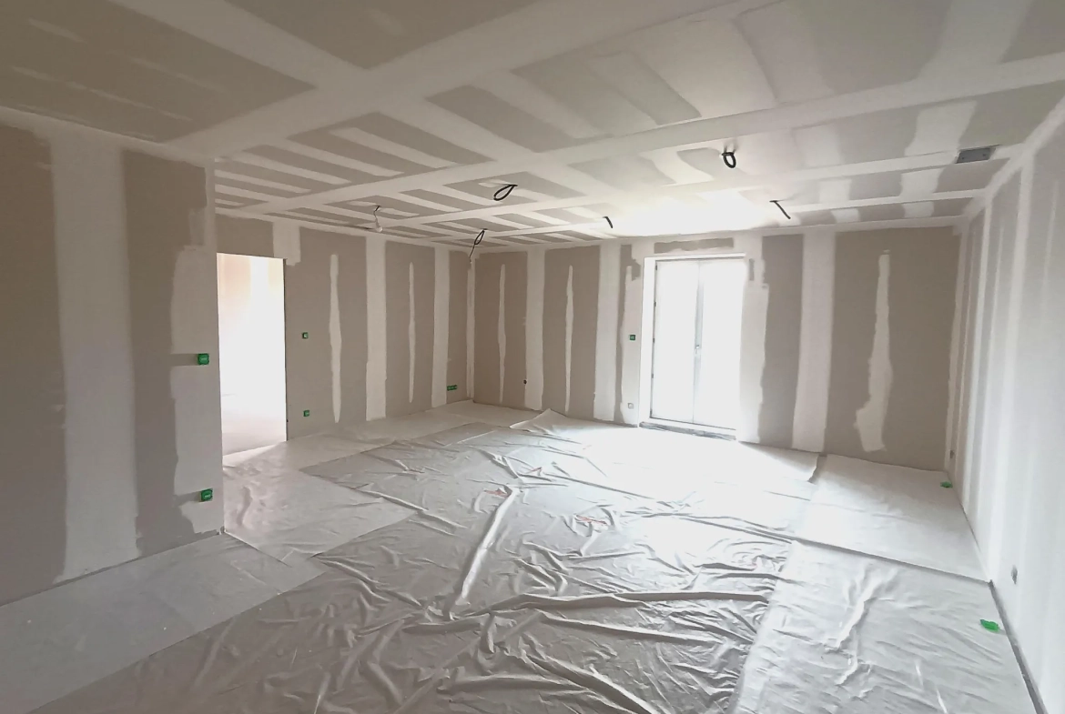 Appartement 5 pièces rénové avec terrasse à Crêches-sur-Saône 