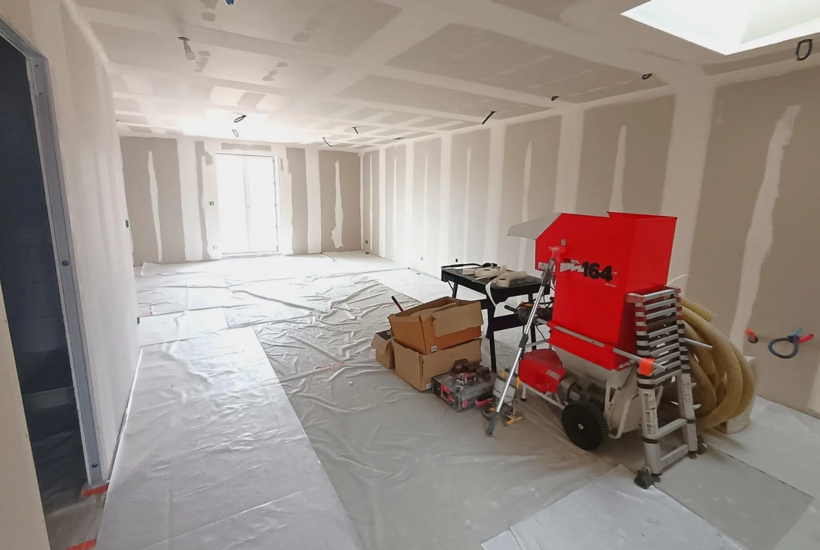 Appartement 5 pièces rénové avec terrasse à Crêches-sur-Saône 