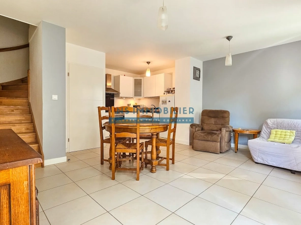 Appartement F3 Duplex avec Terrasse, Jardin Privé et Box en Sous-Sol à Sartrouville 