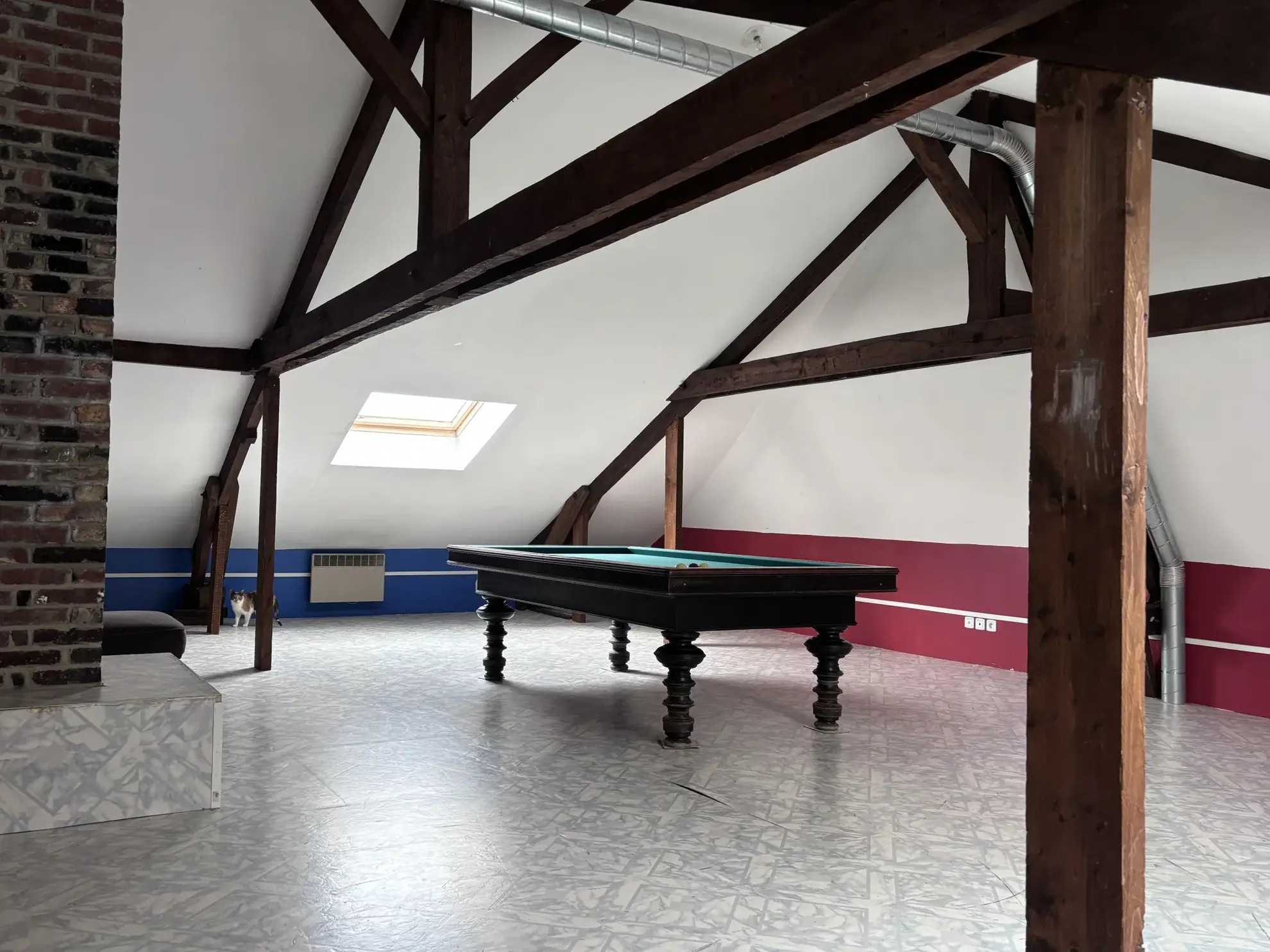 Maison avec local professionnel et habitation à Roye – 332 m² 