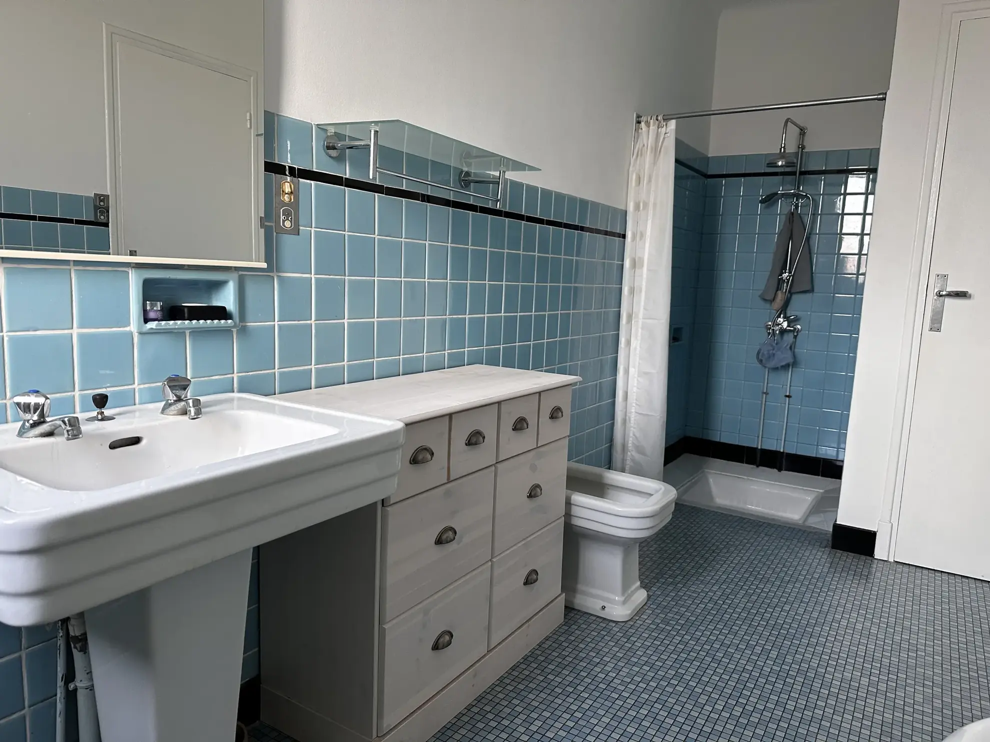 Maison à vendre à Carcassonne proche de la Cité avec 4 chambres, jardin et garage 