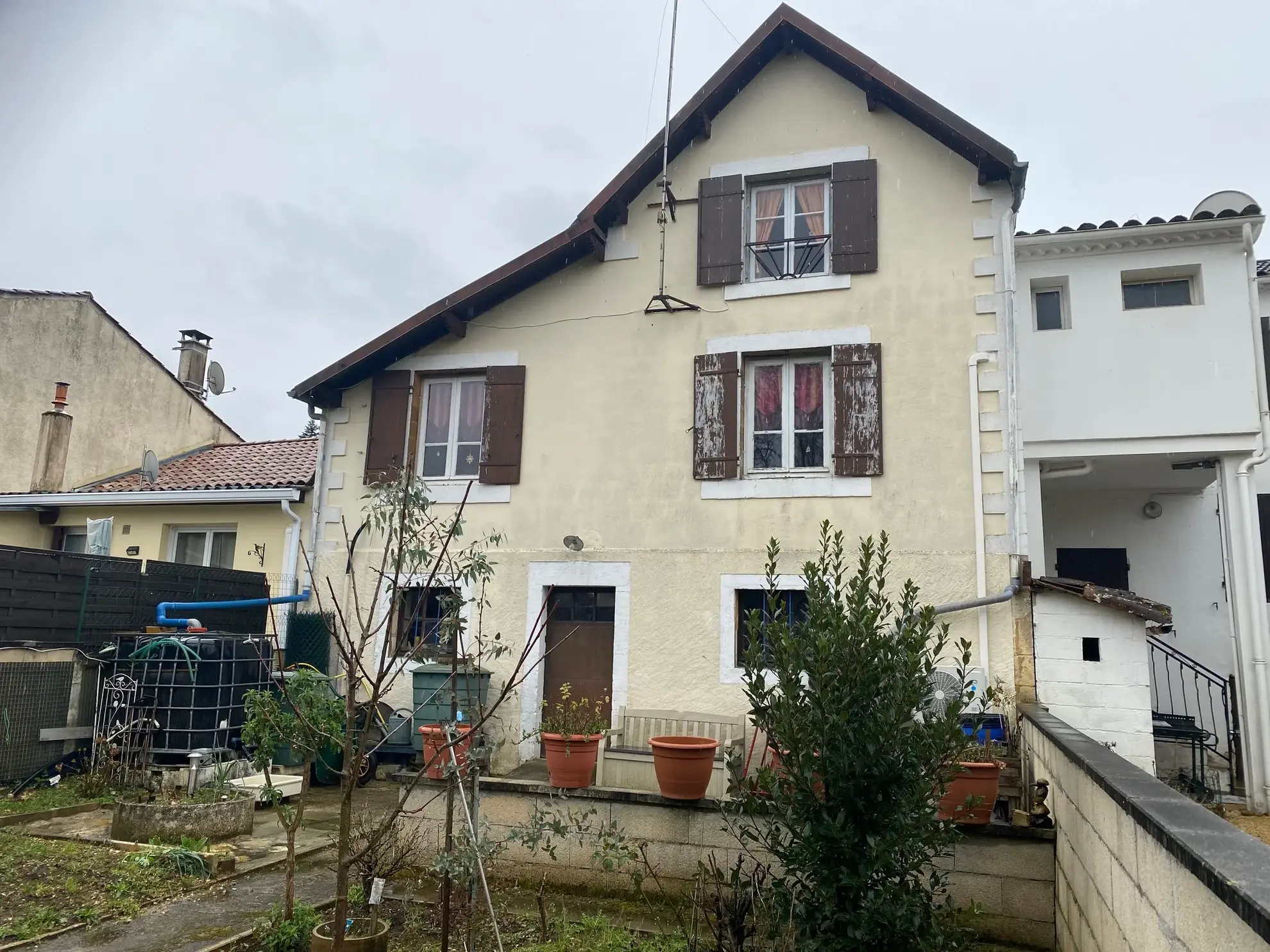 Maison de village à Sauveterre-la-Lémance avec jardin, 80 m², à rafraîchir 