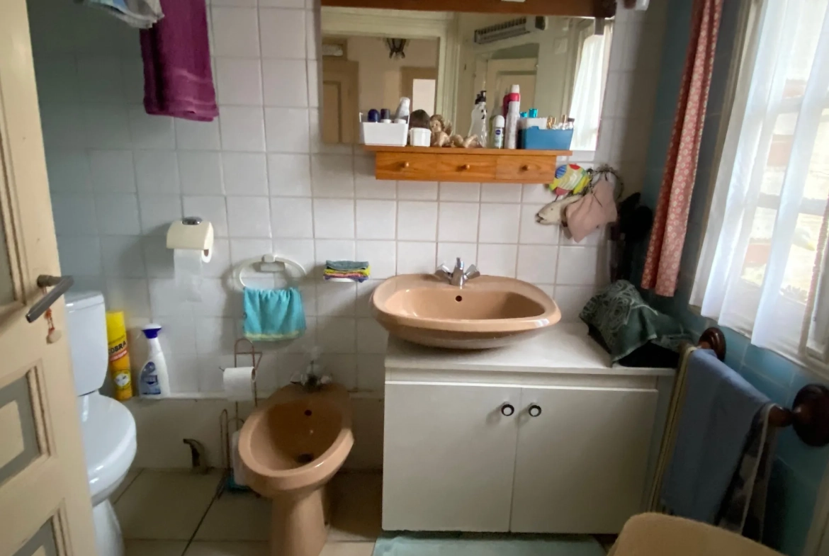Maison de village à Sauveterre-la-Lémance avec jardin, 80 m², à rafraîchir 