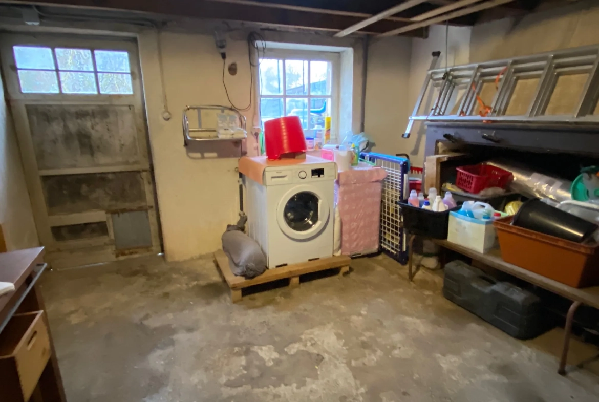 Maison de village à Sauveterre-la-Lémance avec jardin, 80 m², à rafraîchir 
