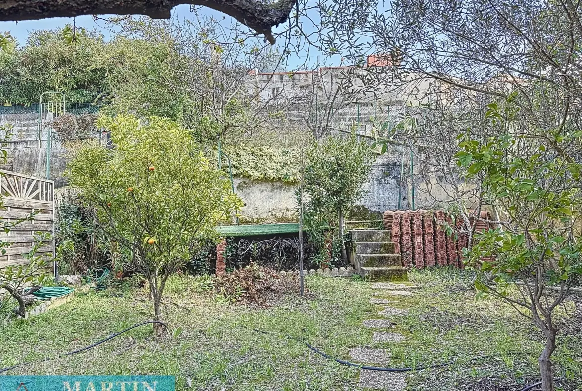 Villa 6 pièces en 3 faces à Céret, 143 m² avec jardin et potentiel divisé 