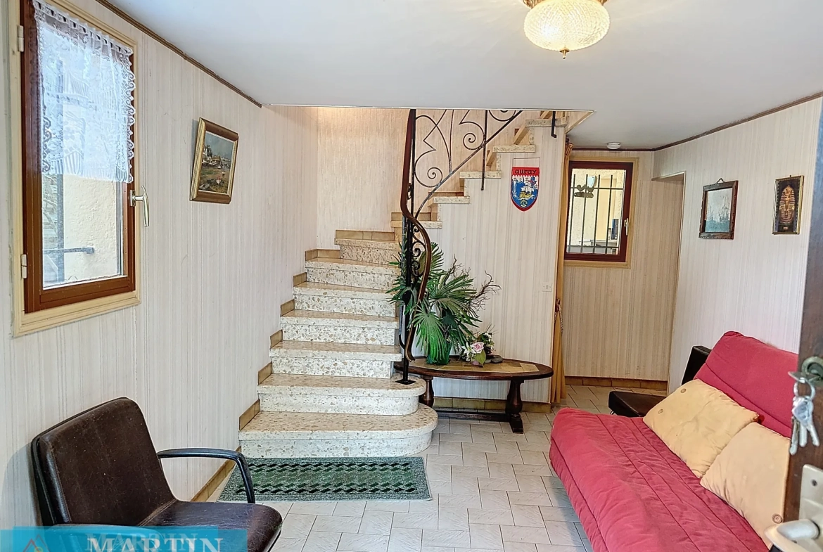 Villa 6 pièces en 3 faces à Céret, 143 m² avec jardin et potentiel divisé 