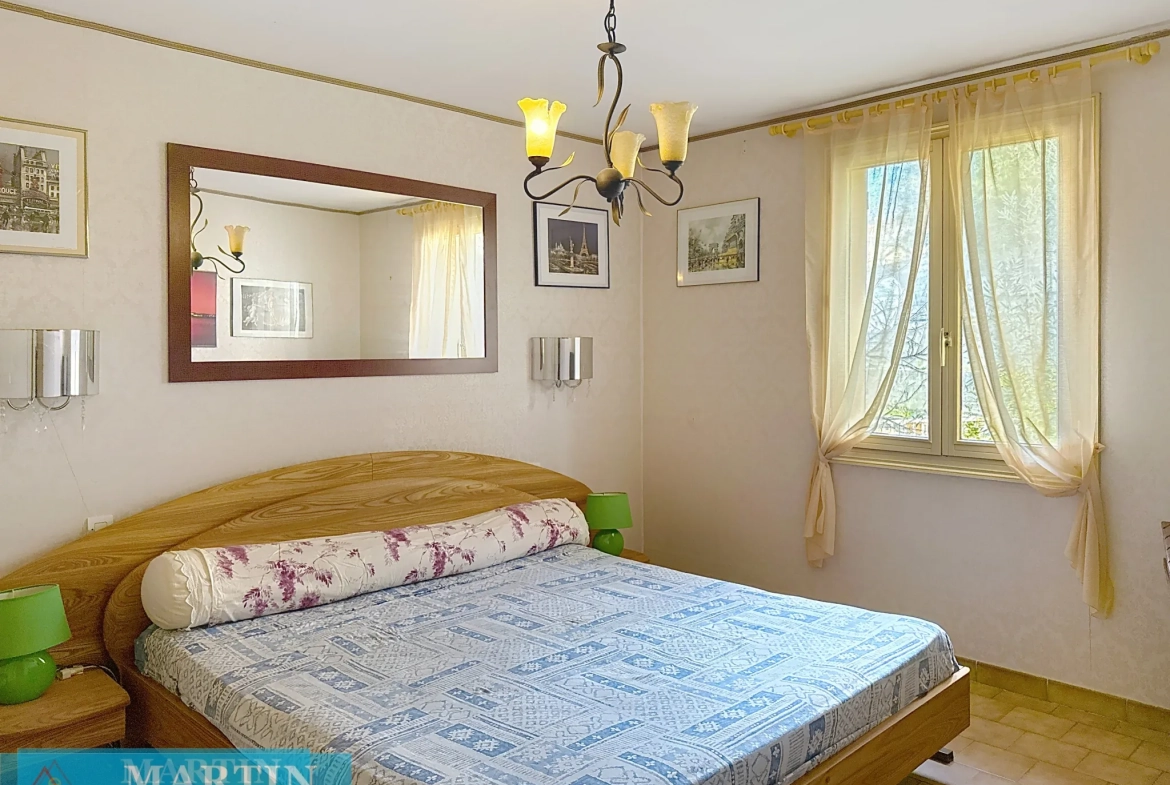 Villa 6 pièces en 3 faces à Céret, 143 m² avec jardin et potentiel divisé 