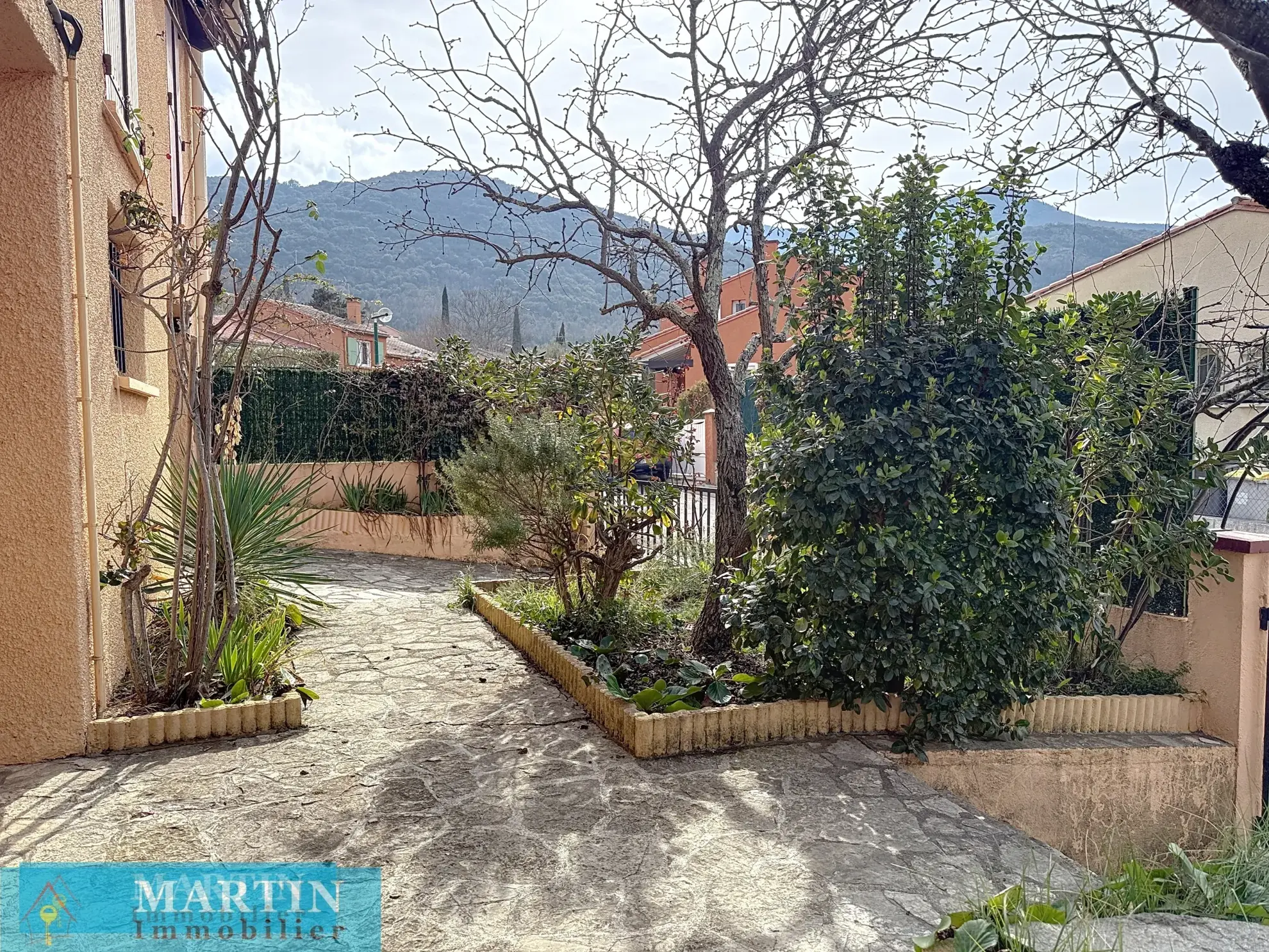 Villa 6 pièces en 3 faces à Céret, 143 m² avec jardin et potentiel divisé 
