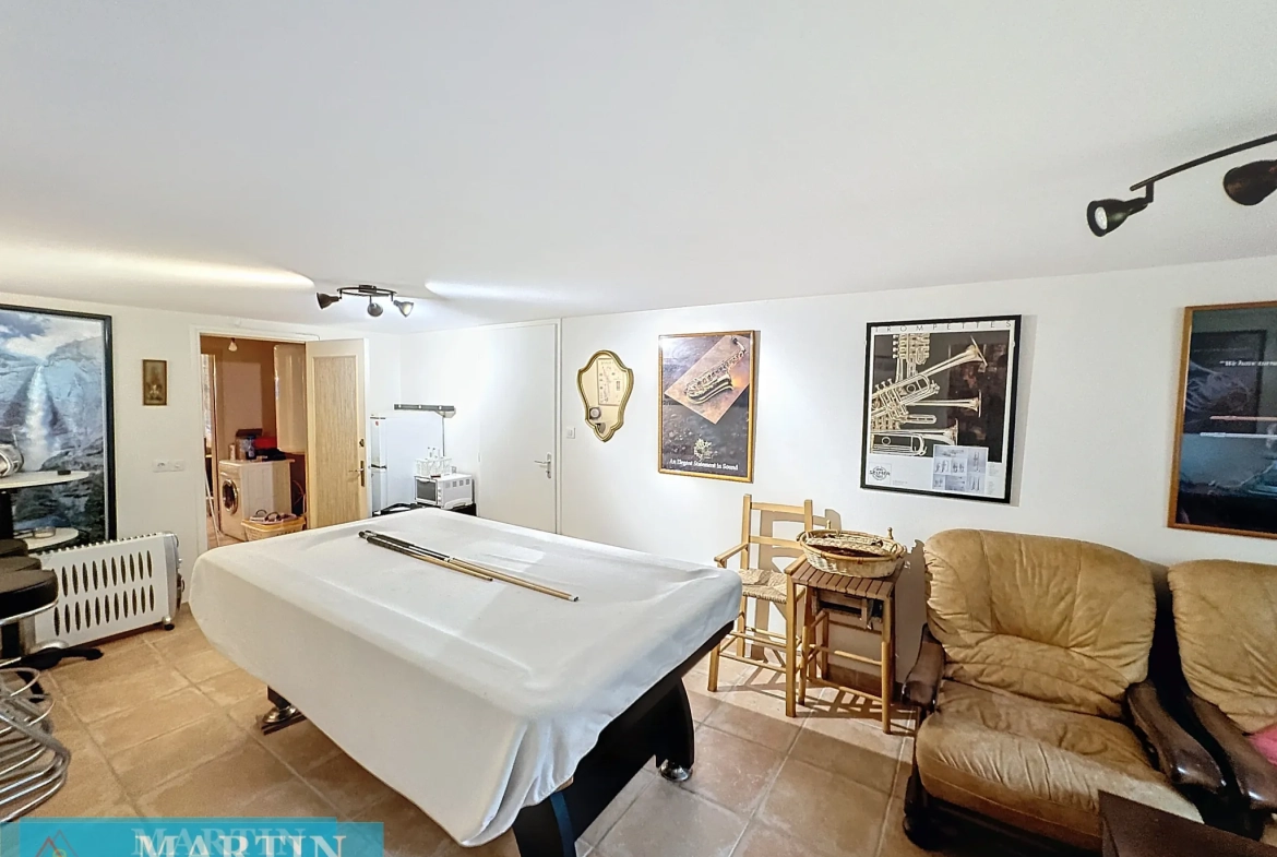 Villa 6 pièces en 3 faces à Céret, 143 m² avec jardin et potentiel divisé 