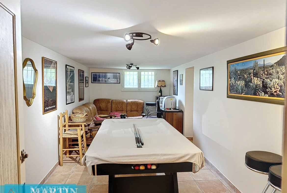 Villa 6 pièces en 3 faces à Céret, 143 m² avec jardin et potentiel divisé 