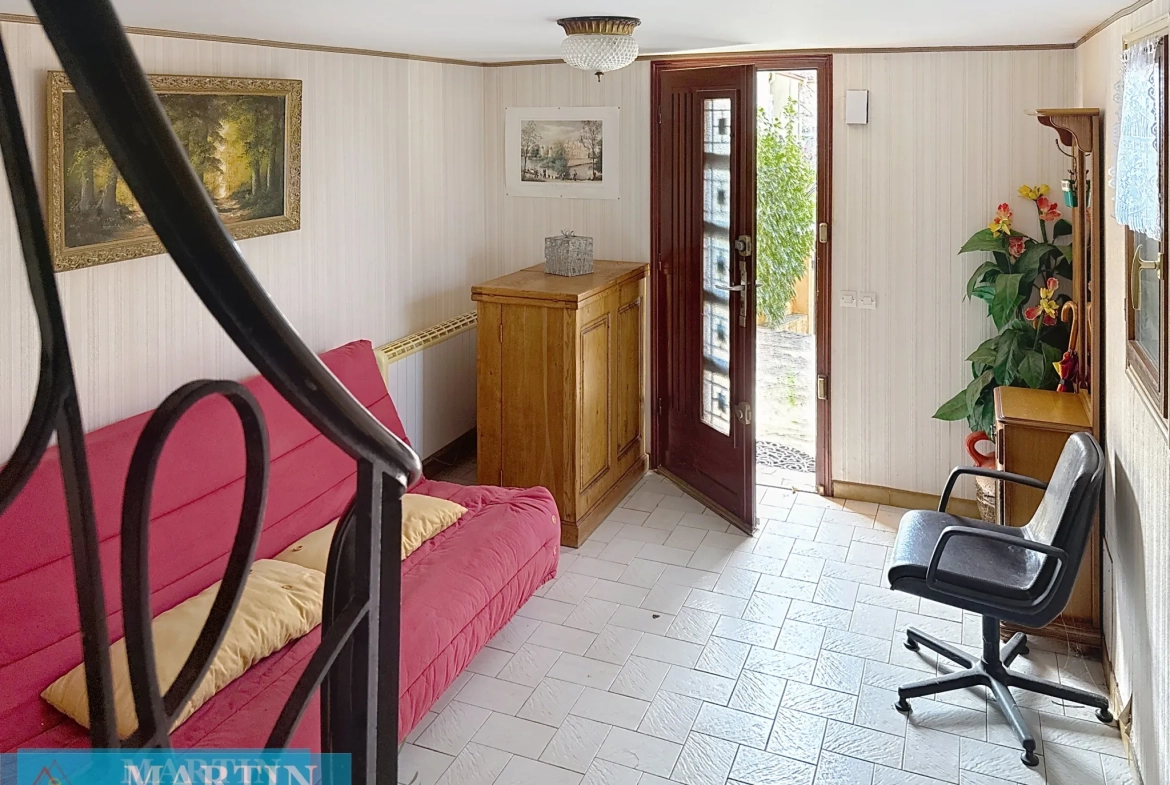 Villa 6 pièces en 3 faces à Céret, 143 m² avec jardin et potentiel divisé 