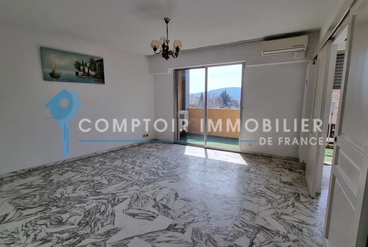 Appartement T4 à Draguignan avec terrasse, cave et parking - Idéal investisseur ou famille 