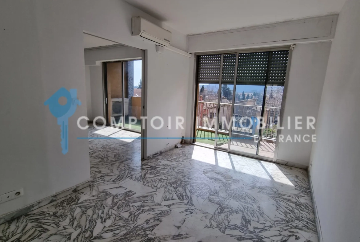 Appartement T4 à Draguignan avec terrasse, cave et parking - Idéal investisseur ou famille 