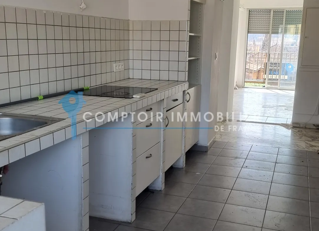 Appartement T4 à Draguignan avec terrasse, cave et parking - Idéal investisseur ou famille 
