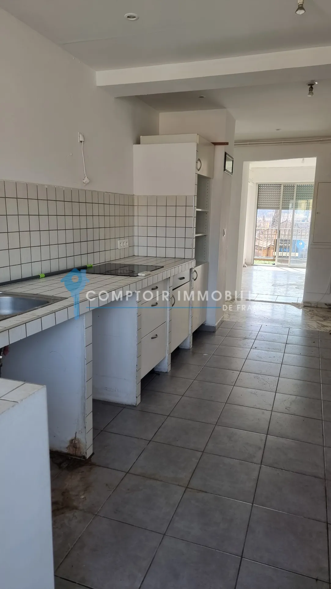 Appartement T4 à Draguignan avec terrasse, cave et parking - Idéal investisseur ou famille 