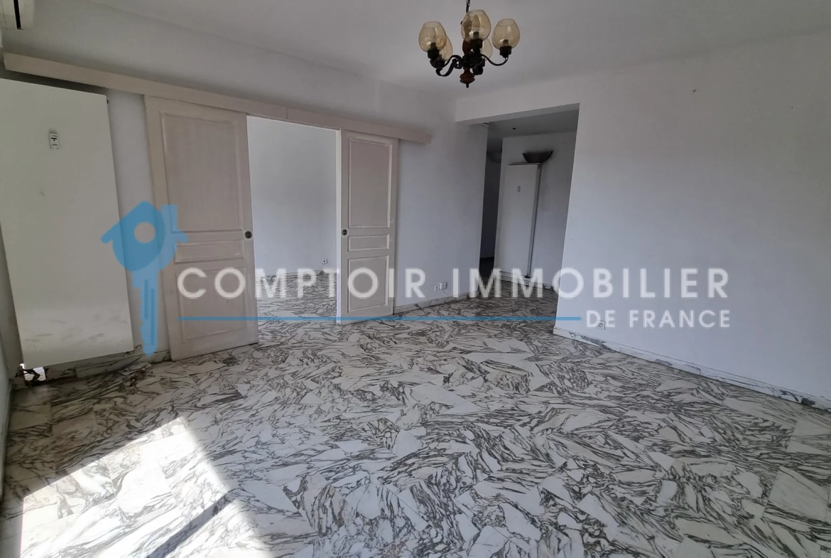 Appartement T4 à Draguignan avec terrasse, cave et parking - Idéal investisseur ou famille 