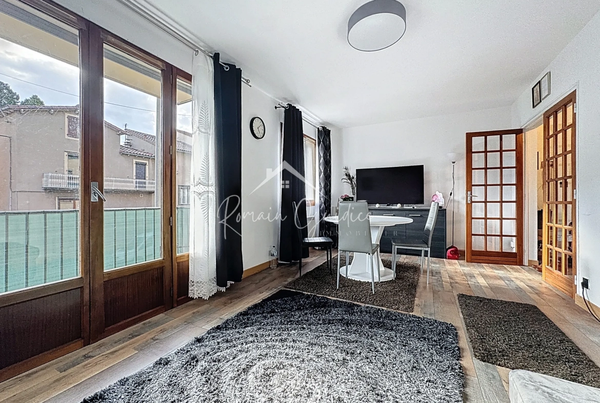 Bel appartement F5 rénové de 85 m² avec garage et cave à Millau 