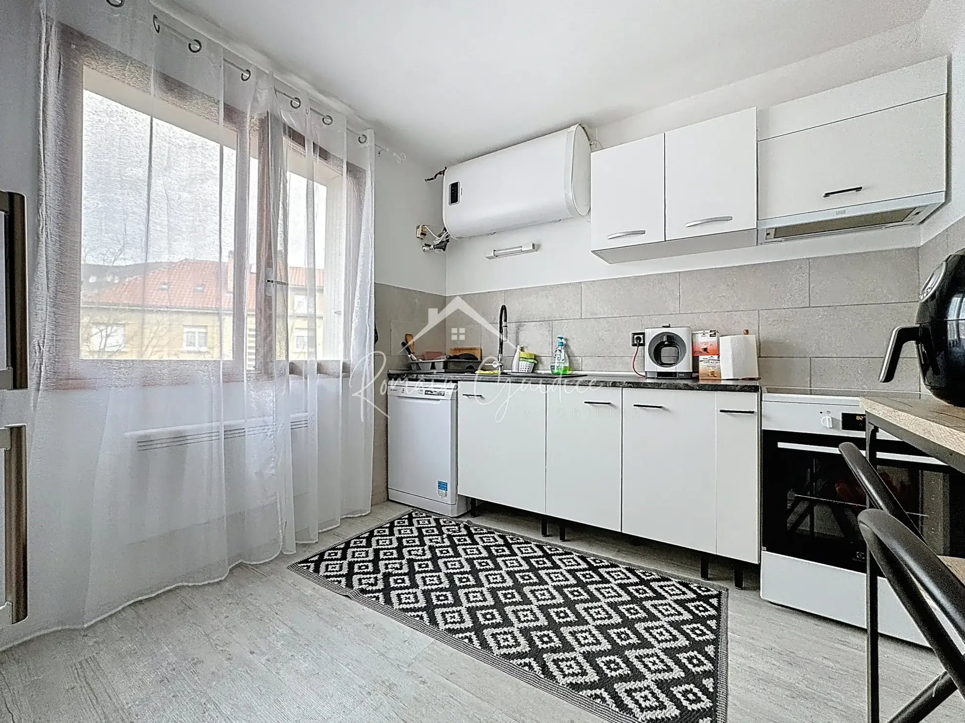 Bel appartement F5 rénové de 85 m² avec garage et cave à Millau 
