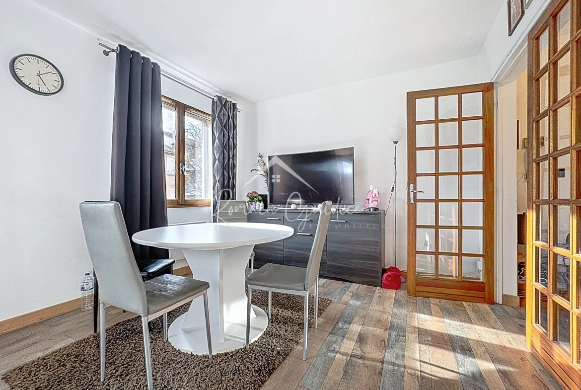 Bel appartement F5 rénové de 85 m² avec garage et cave à Millau 