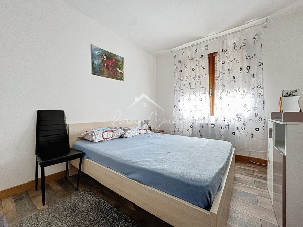 Bel appartement F5 rénové de 85 m² avec garage et cave à Millau 