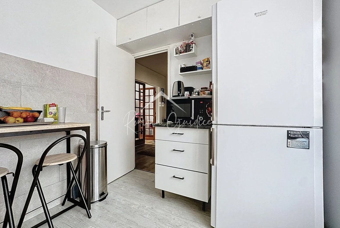 Bel appartement F5 rénové de 85 m² avec garage et cave à Millau 