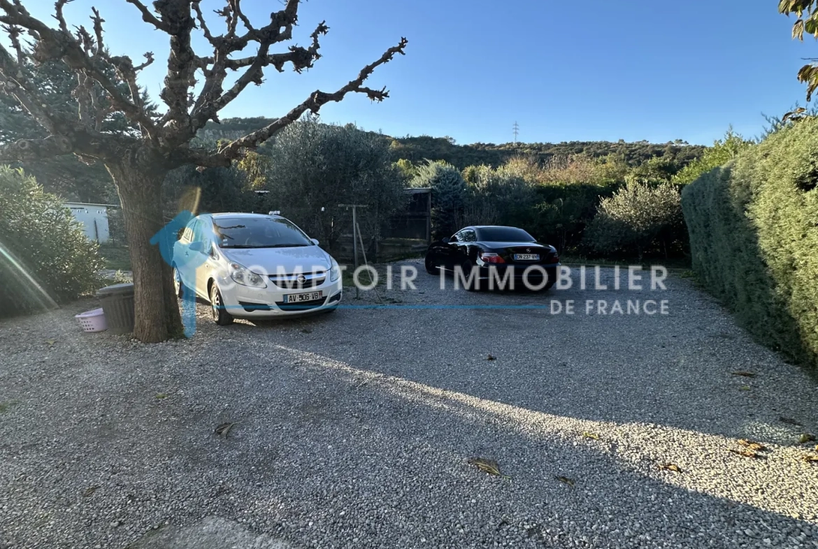 Villa de plain-pied à vendre à Anduze avec grand terrain 