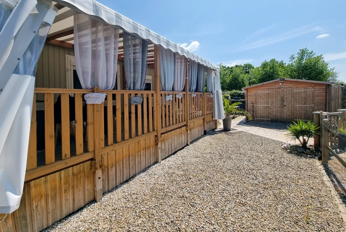 Terrain de loisir de 221 m² avec cottage, dépendances et garage à Bourgneuf en Retz 