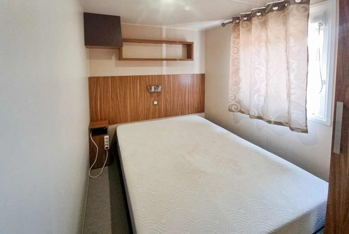 Terrain de loisir de 221 m² avec cottage, dépendances et garage à Bourgneuf en Retz 