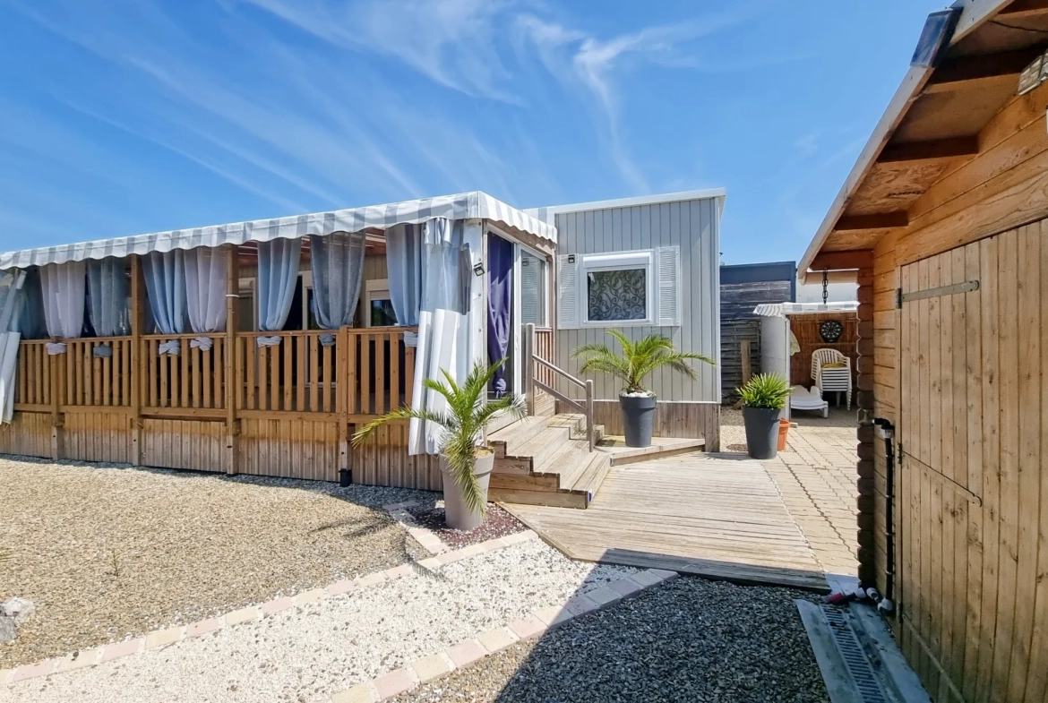 Terrain de loisir de 221 m² avec cottage, dépendances et garage à Bourgneuf en Retz 
