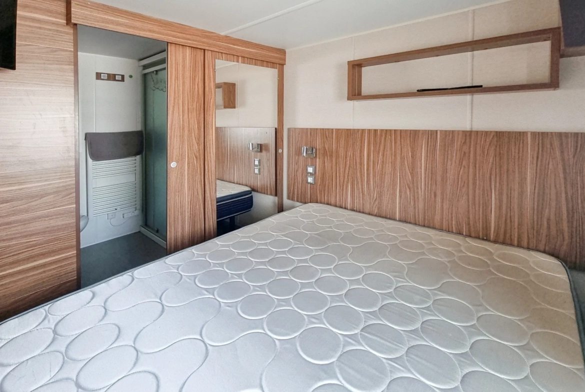 Terrain de loisir de 221 m² avec cottage, dépendances et garage à Bourgneuf en Retz 