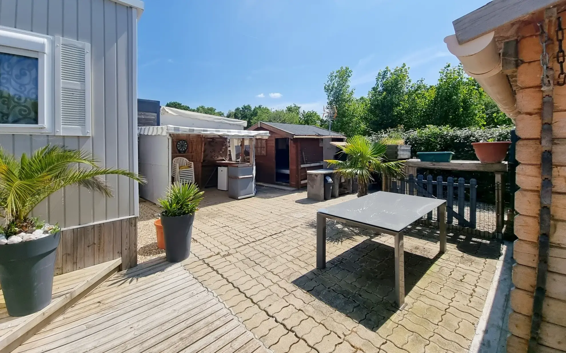 Terrain de loisir de 221 m² avec cottage, dépendances et garage à Bourgneuf en Retz 