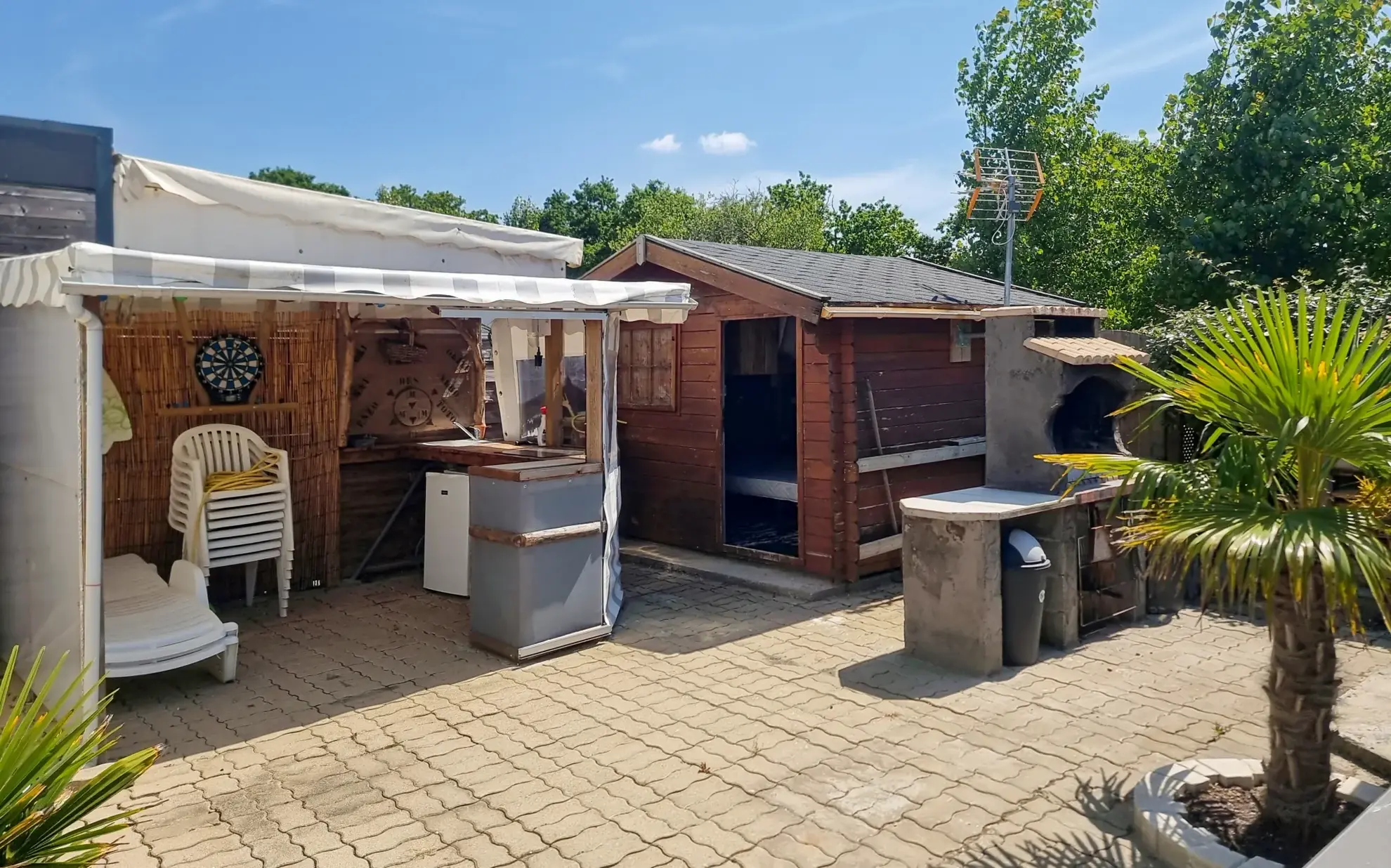 Terrain de loisir de 221 m² avec cottage, dépendances et garage à Bourgneuf en Retz 