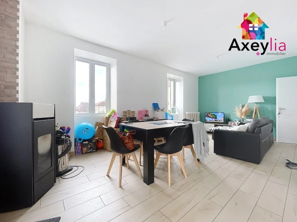 À vendre maison rénovée avec 4 chambres, garage et terrasse à Cuinzier 