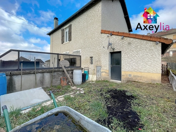 À vendre maison rénovée avec 4 chambres, garage et terrasse à Cuinzier 
