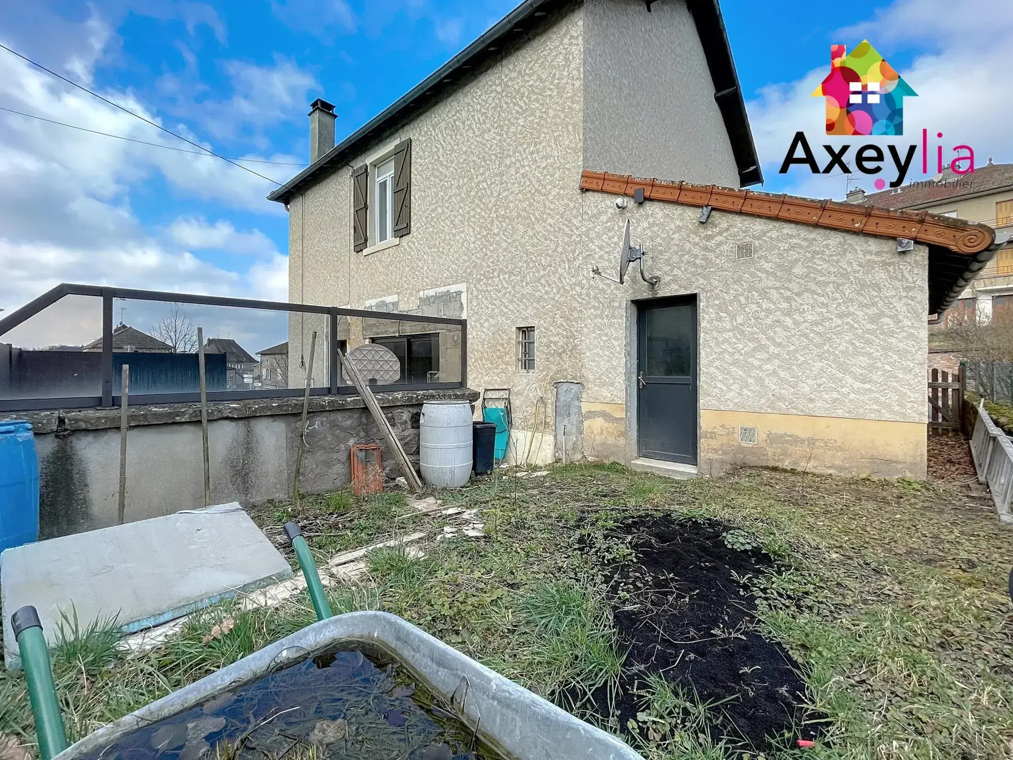 À vendre maison rénovée avec 4 chambres, garage et terrasse à Cuinzier 