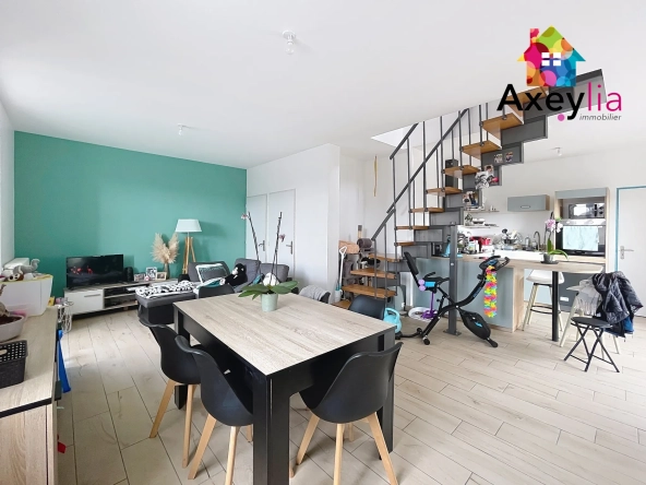 À vendre maison rénovée avec 4 chambres, garage et terrasse à Cuinzier